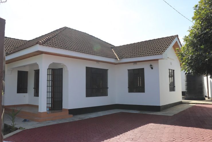 3-Bedroom Home for Rent/ in Olorien