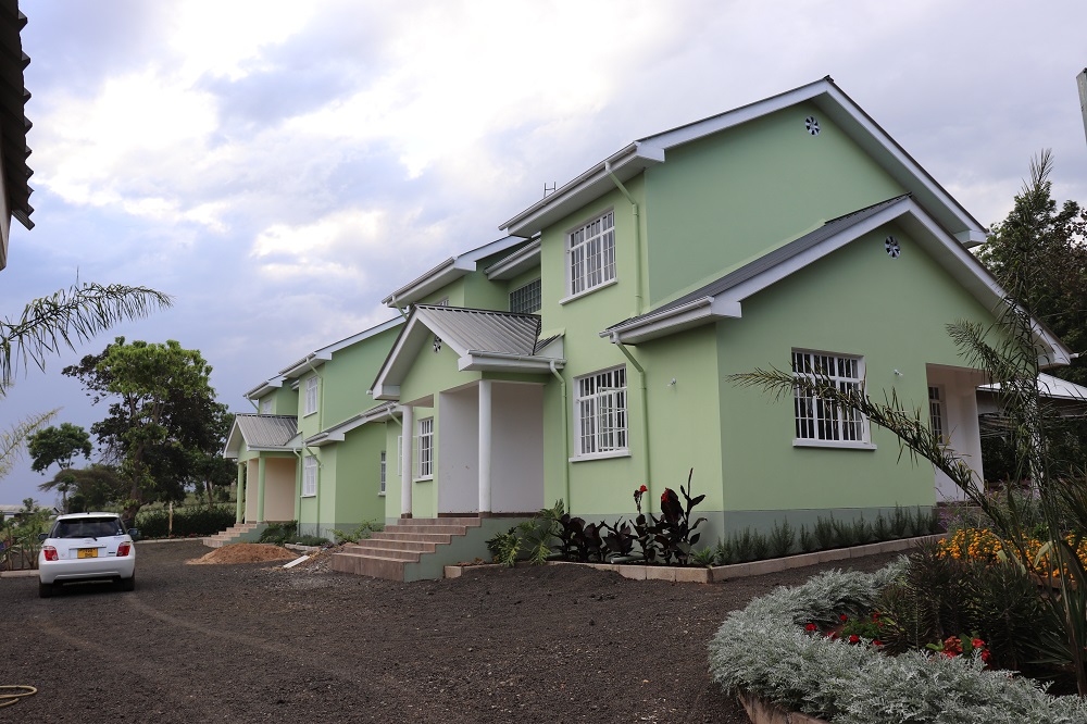 2-Bedroom Maisonette, Moshono