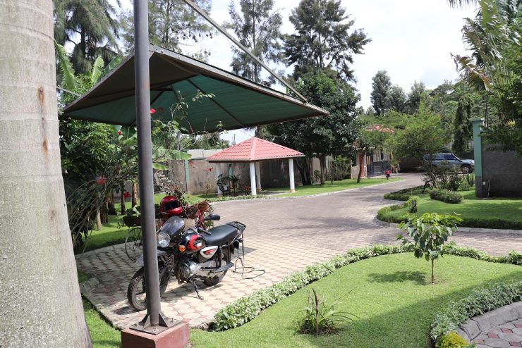 5-Bedroom House For Sale in Moshono