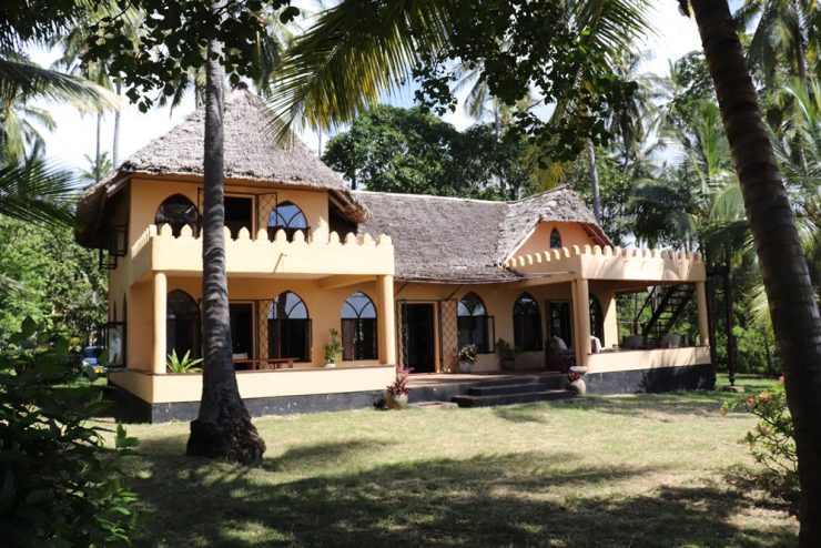 4-Bedroom Property on the beach