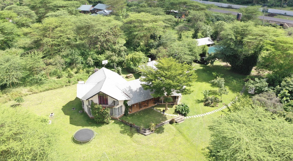 4-Bedroom House For Sale in Olasity