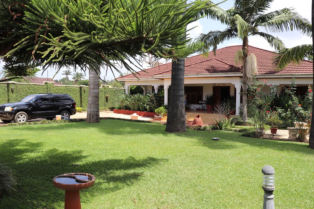 3-Bedroom Fully Furnished House with lots of Character in Njro